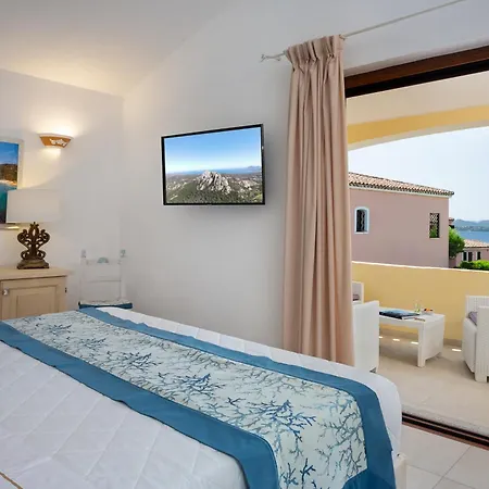 Capriccioli Hotel 4*
